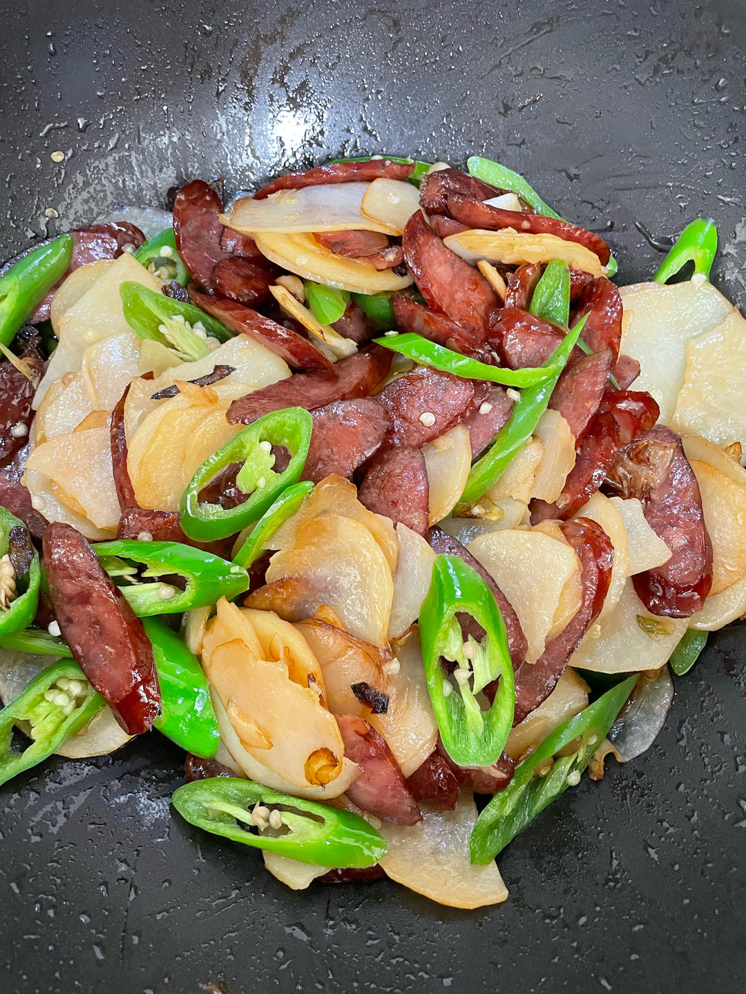 腊肠炒土豆