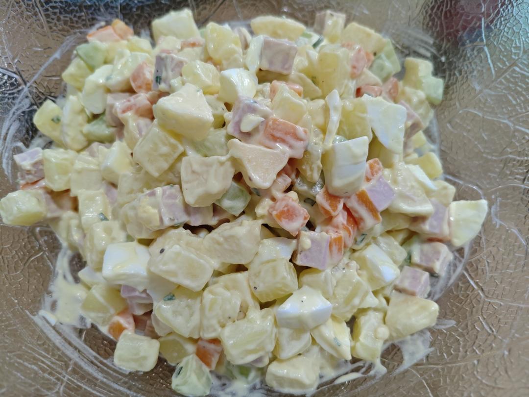 难以抗拒的经典土豆沙拉