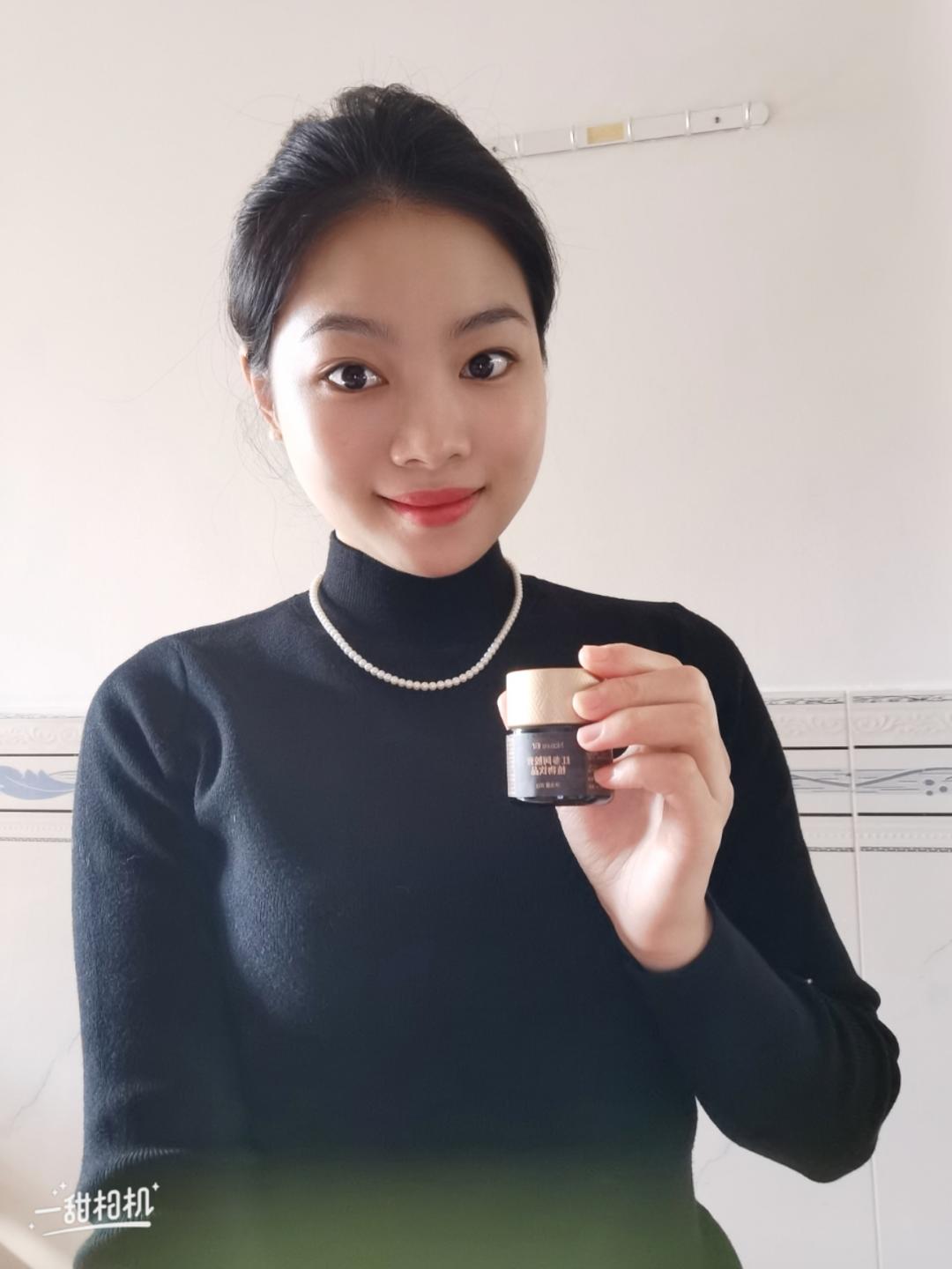 学习做饭菜的妮