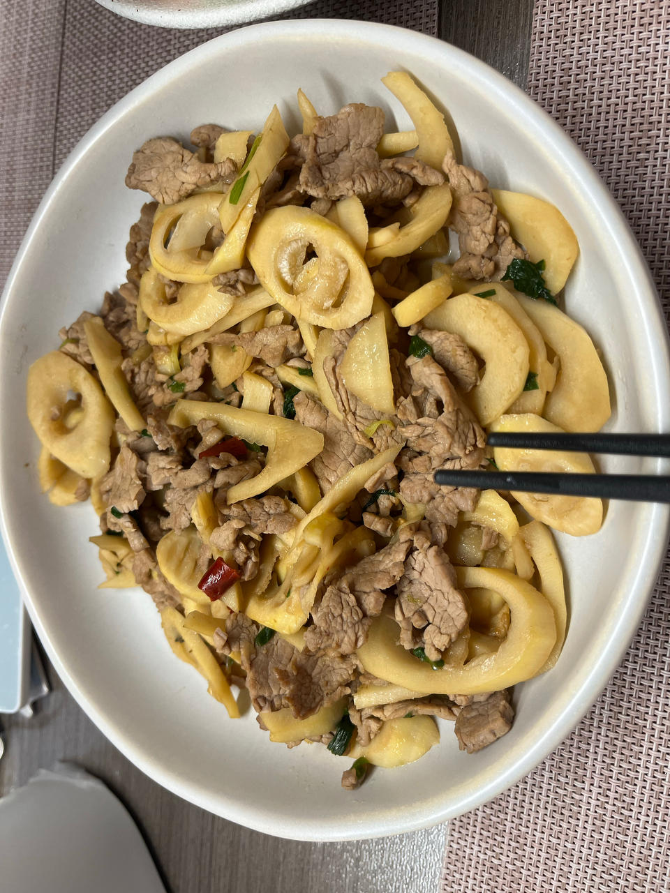 春笋炒肉（附这道菜的最佳打开方式）