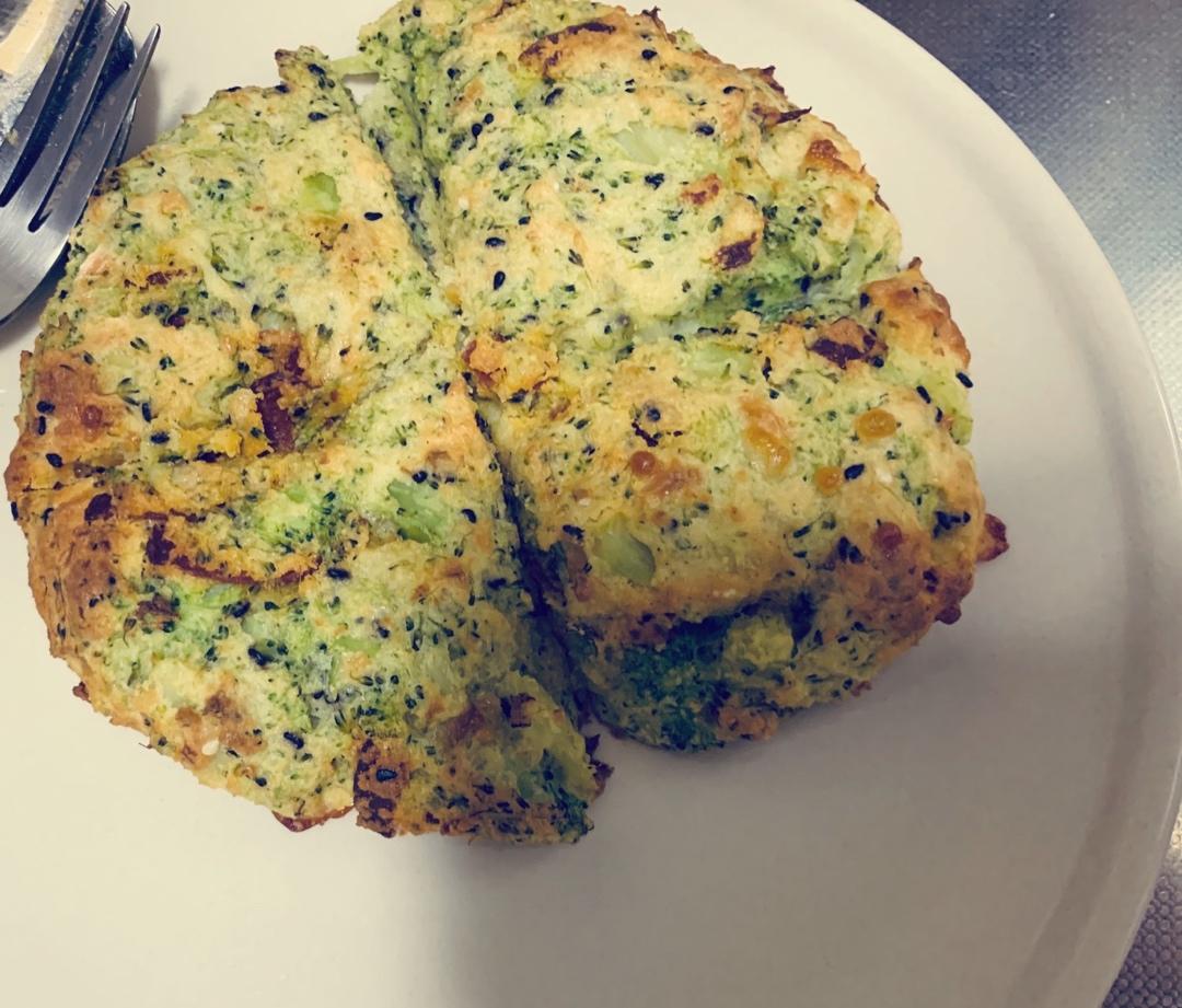 生酮快手西兰花香肠咸司康