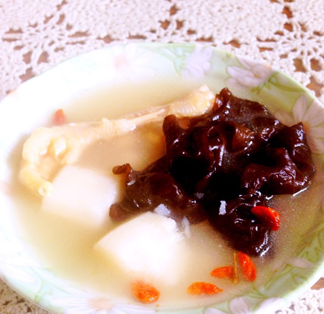 山药枸杞乌鸡汤