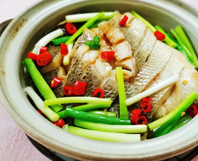 砂锅焗海鲈鱼