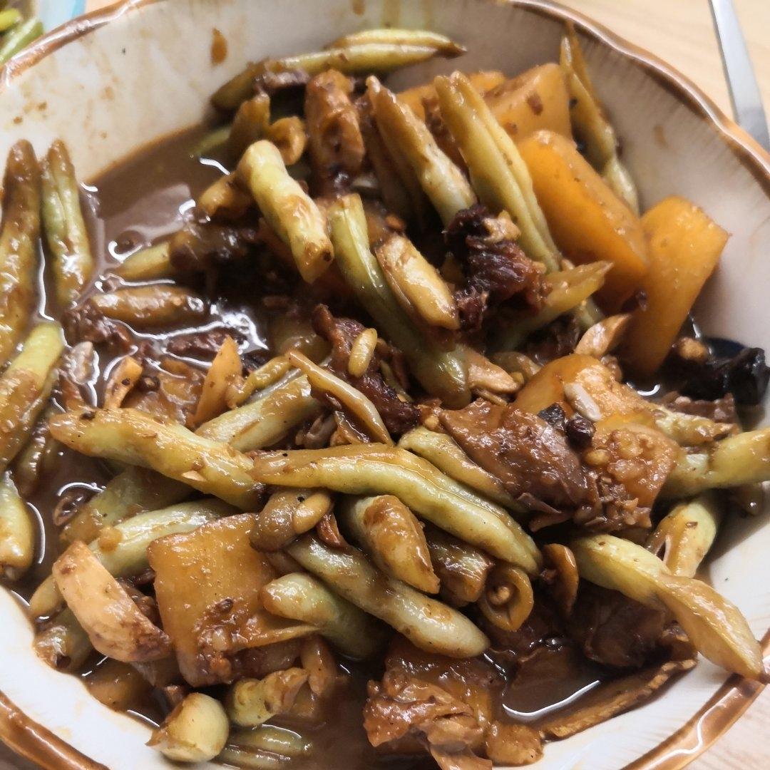 绝对正宗的东北土豆豆角炖五花肉