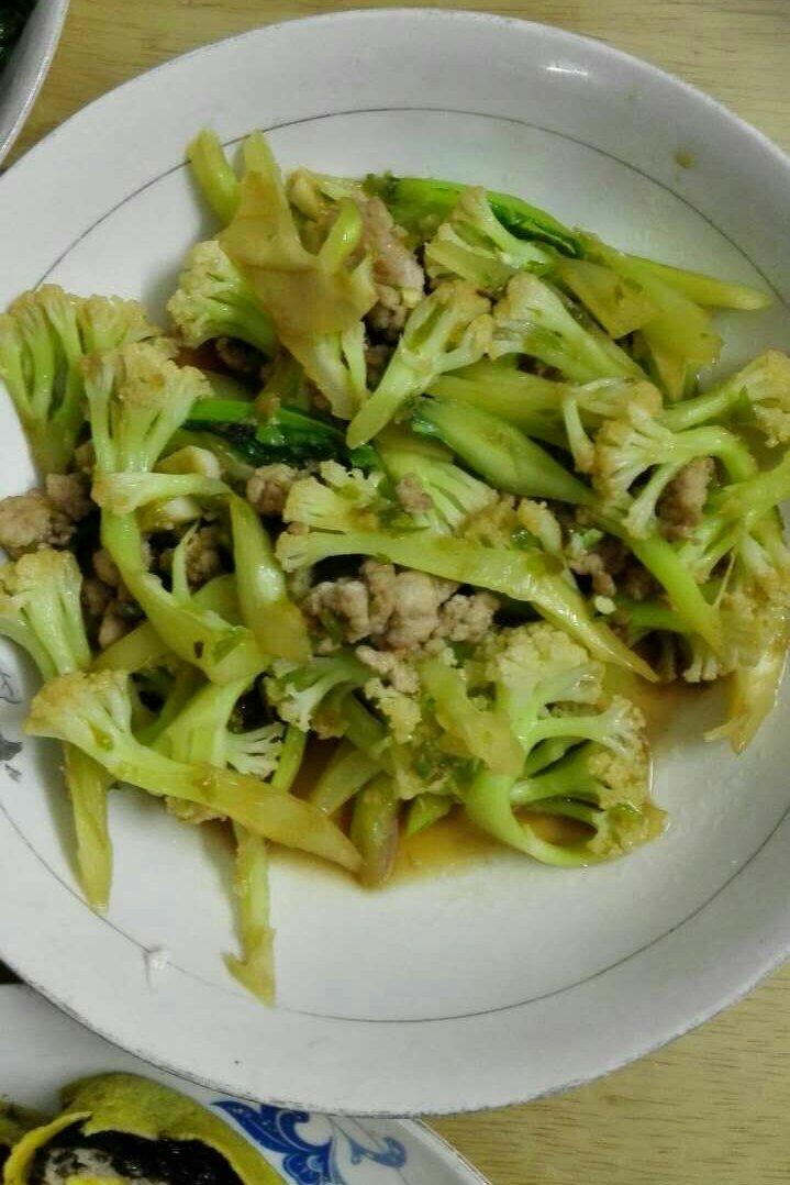 老丁的私房菜-干锅花菜