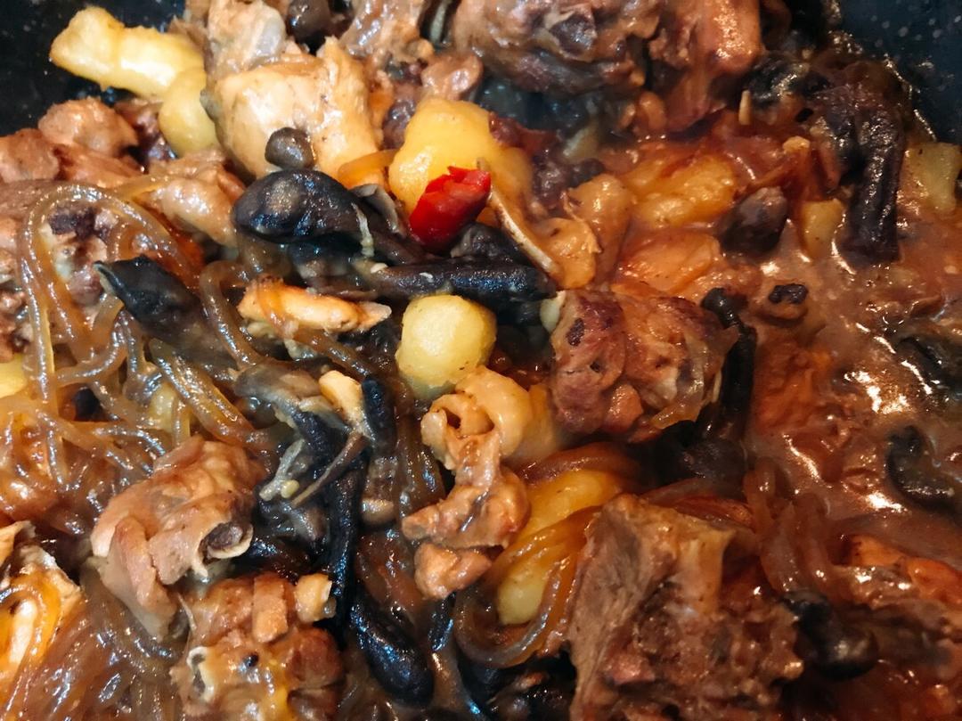 小鸡炖蘑菇土豆粉条