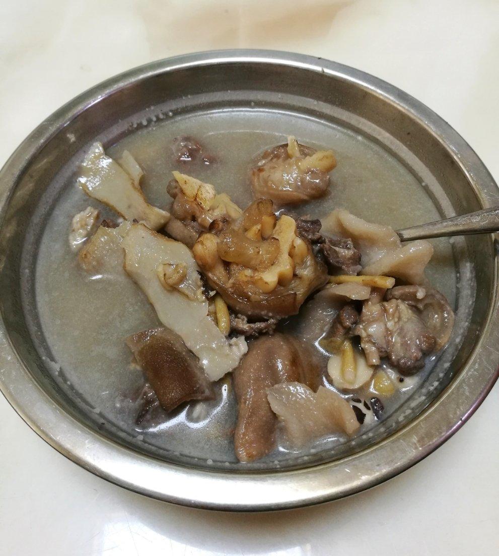 mao一边做的羊肉清补凉汤