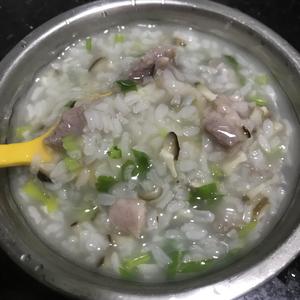 香菇瘦肉粥（宝宝辅食）的做法 步骤7