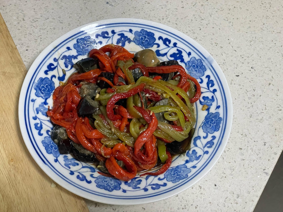 烧辣椒皮蛋（长沙人最爱的家常菜）