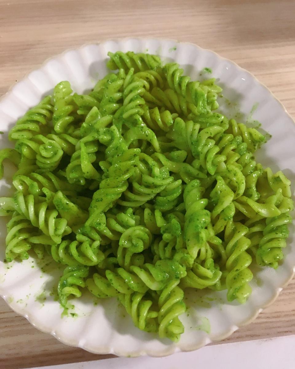 奶油菠菜青酱意大利面