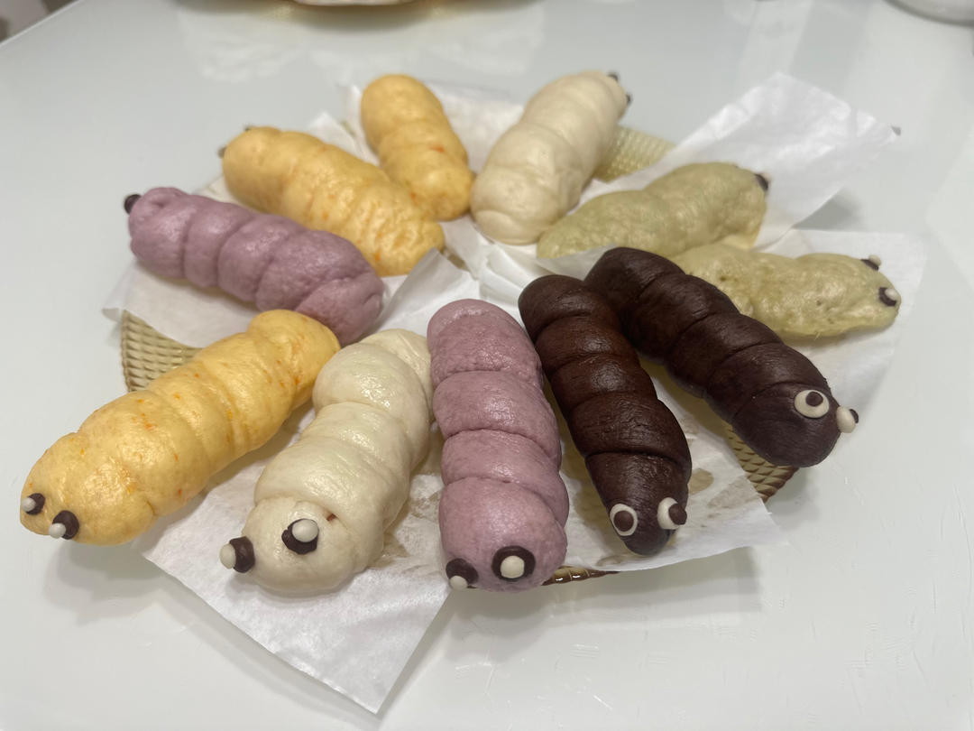 卡通「彩色迷你毛毛虫馒头」一次发酵