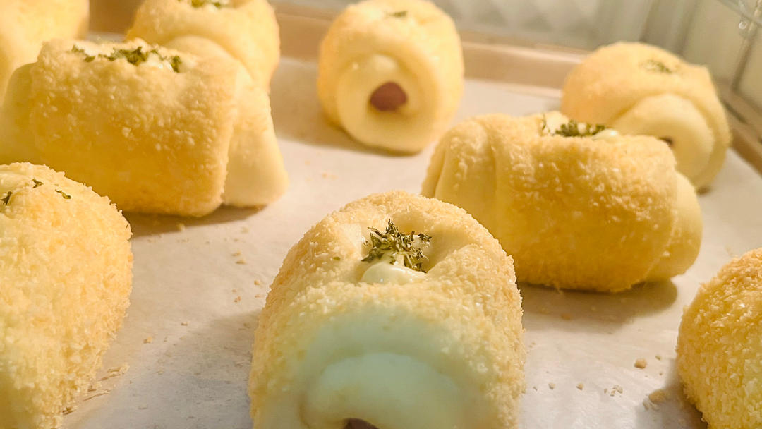 可爱哒小胖砸‼️葱香芝士火腿面包🥯
