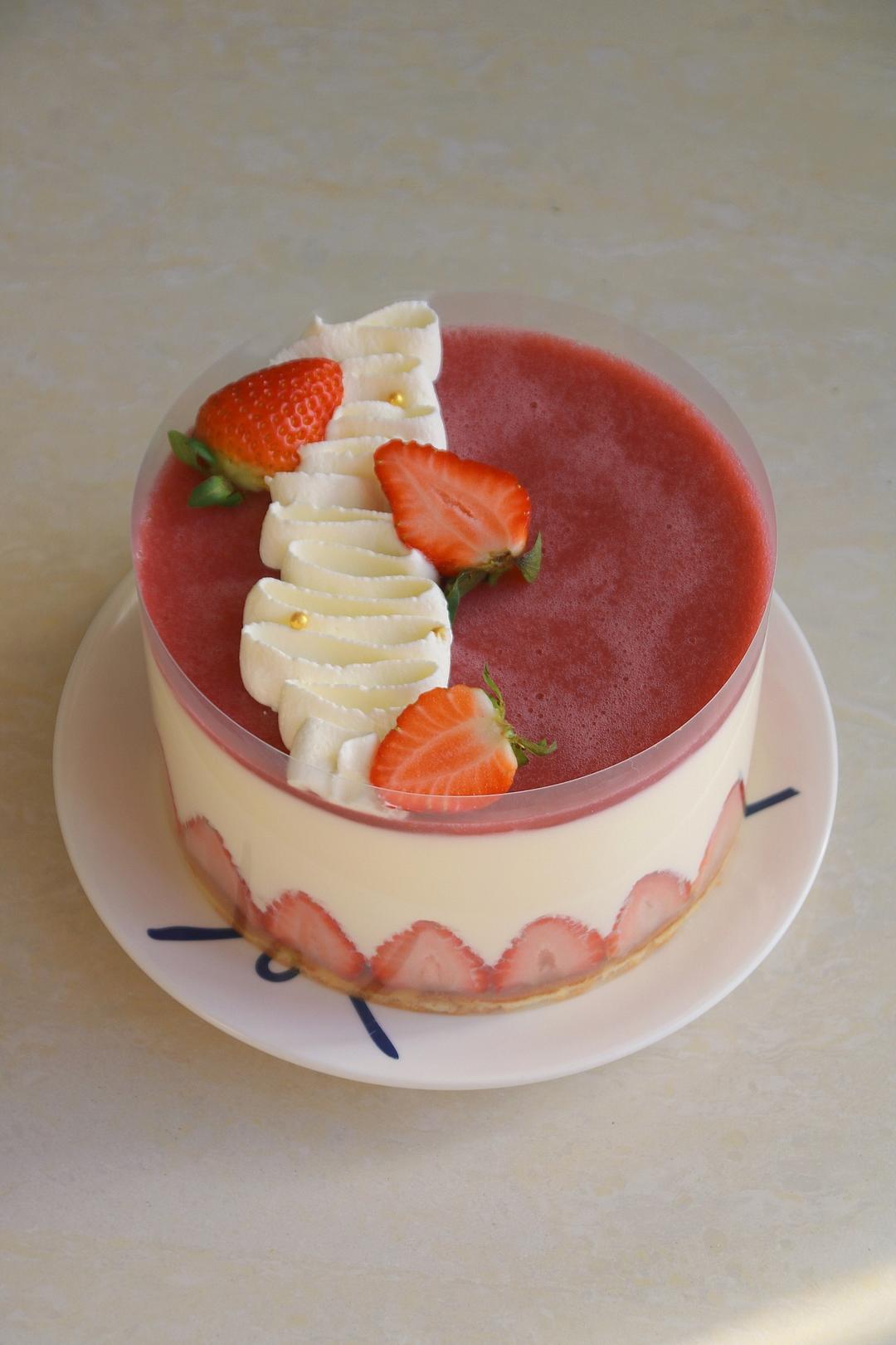 【视频】草莓慕斯蛋糕～抓住草莓季的尾巴