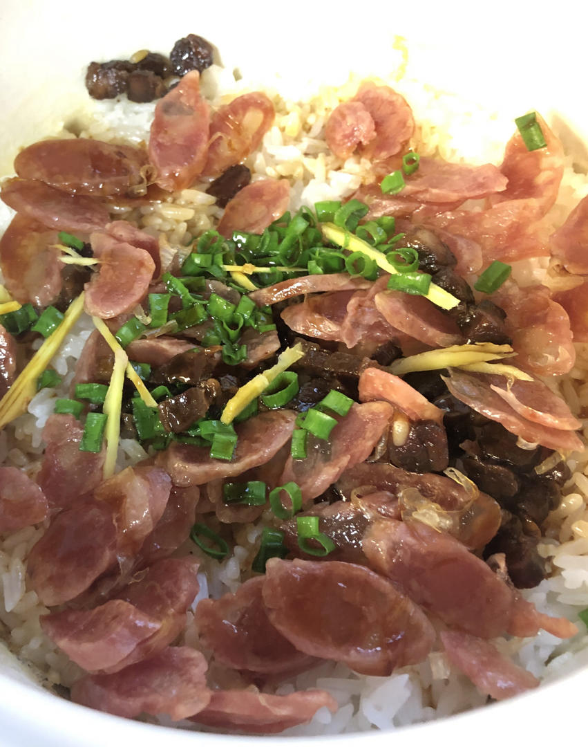 腊味煲仔饭，20分钟饭菜同出