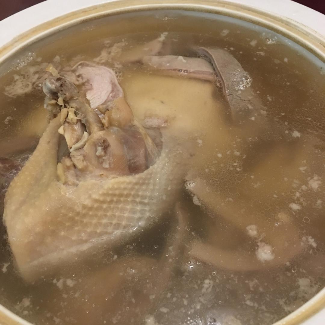 猪肚煲鸡