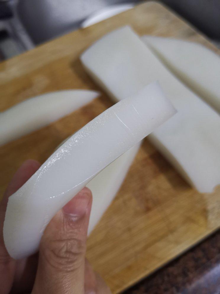 熬制肉皮冻---为小笼包做准备