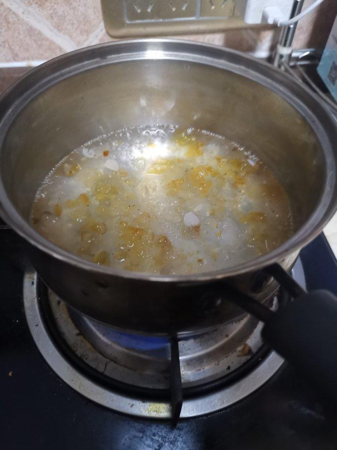 低脂雪燕桃胶皂角米炖奶美颜丰胸补充胶原蛋白