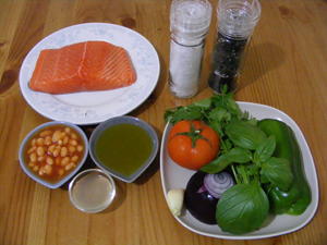 高颜值高营养的减肥餐--香煎三文鱼配蔬菜沙拉的做法 步骤1