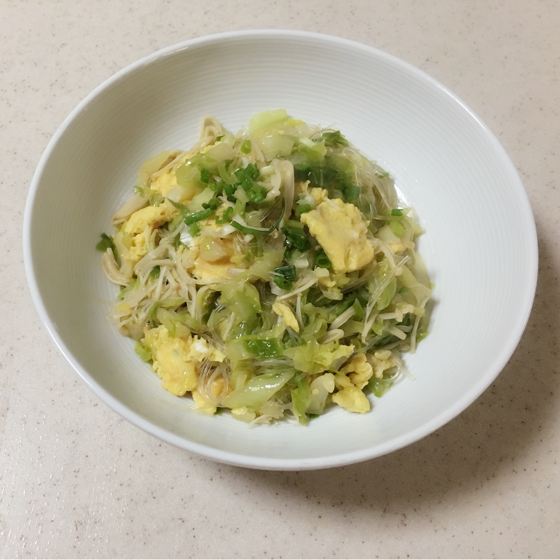 包菜粉丝炒鸡蛋