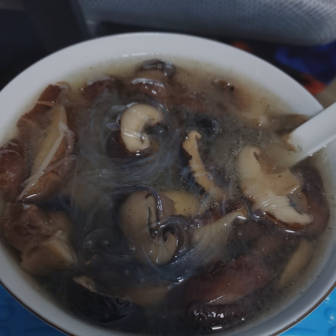 蘑菇粉丝汤