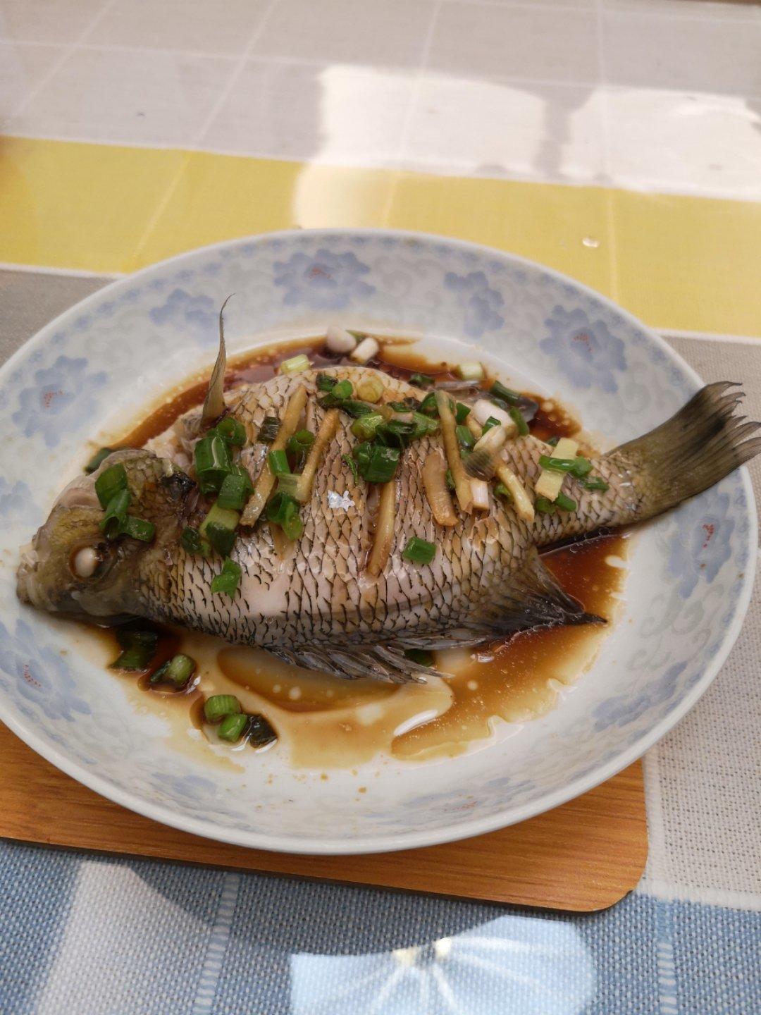 清蒸鲈鱼