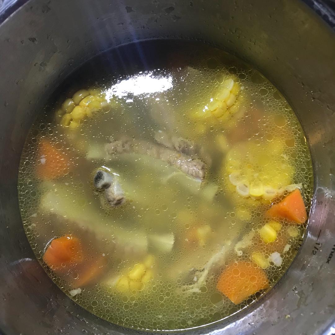 玉米排骨汤
