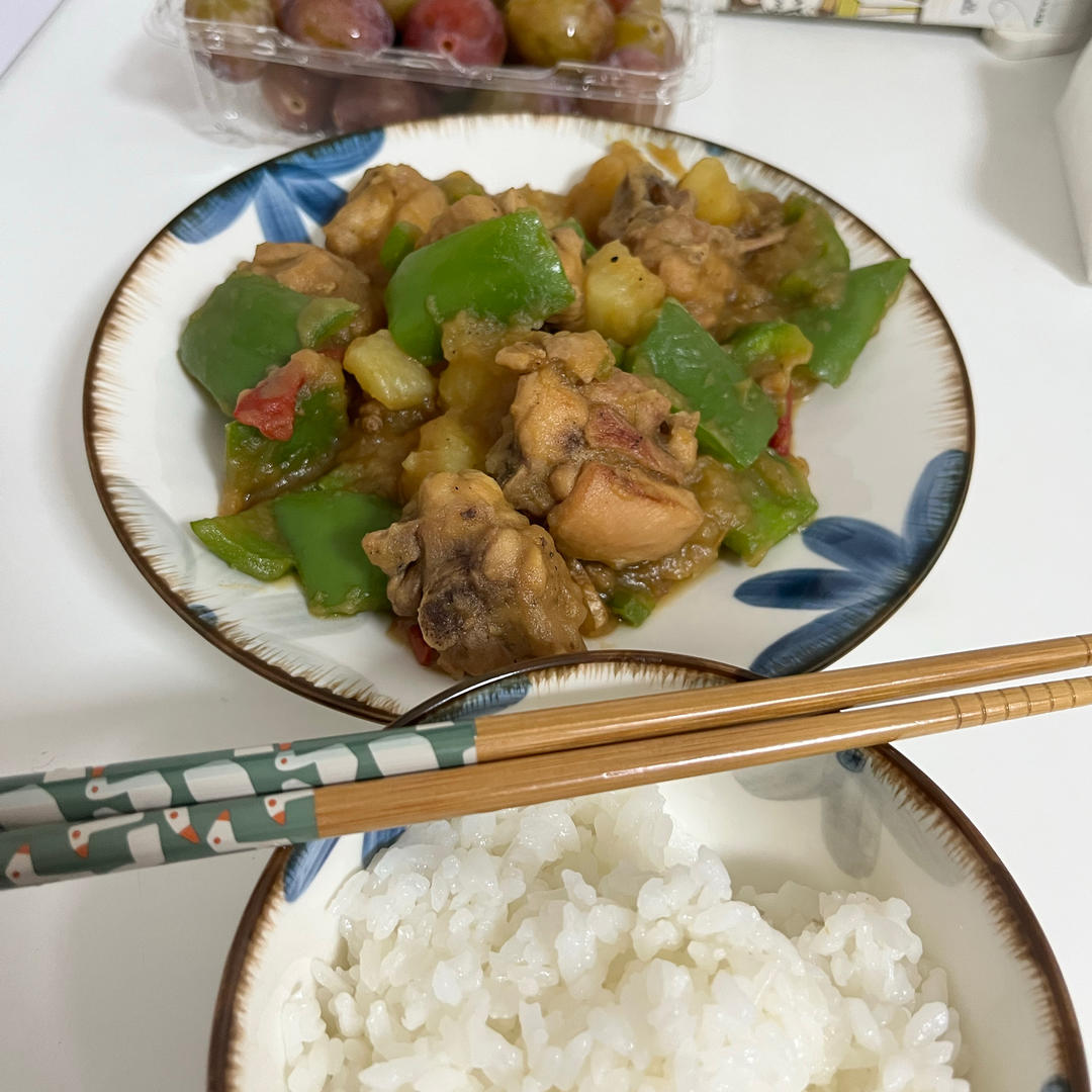 简单下饭！红烧鸡块炖土豆