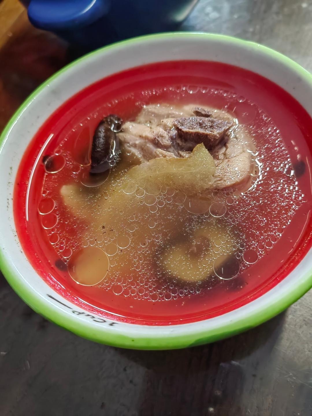 奶奶教的鲜香肥美香菇炖鸡汤