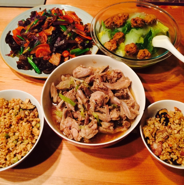 我们家爱的的小餐桌