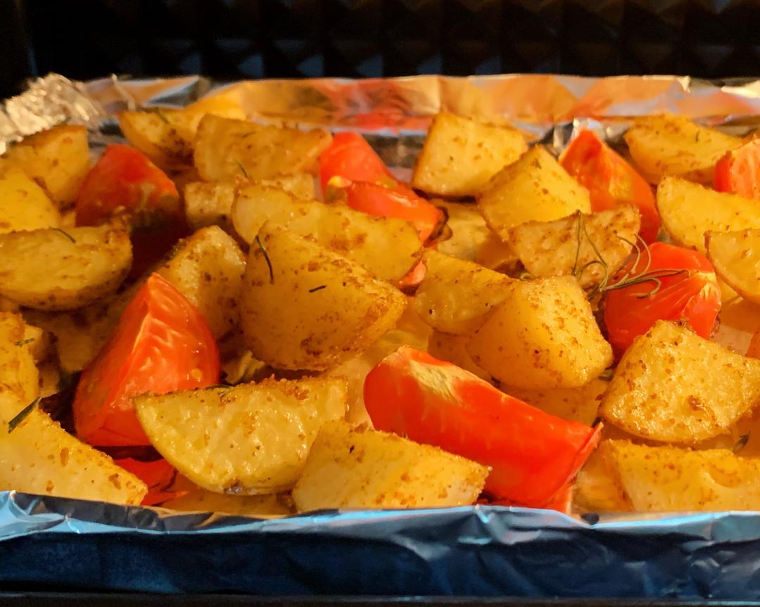 好吃到舔盘！原创✨孜然+番茄🍅烤土豆🥔