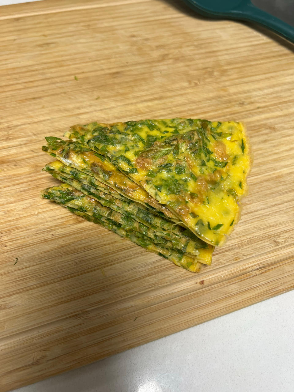 芹菜叶鸡蛋饼