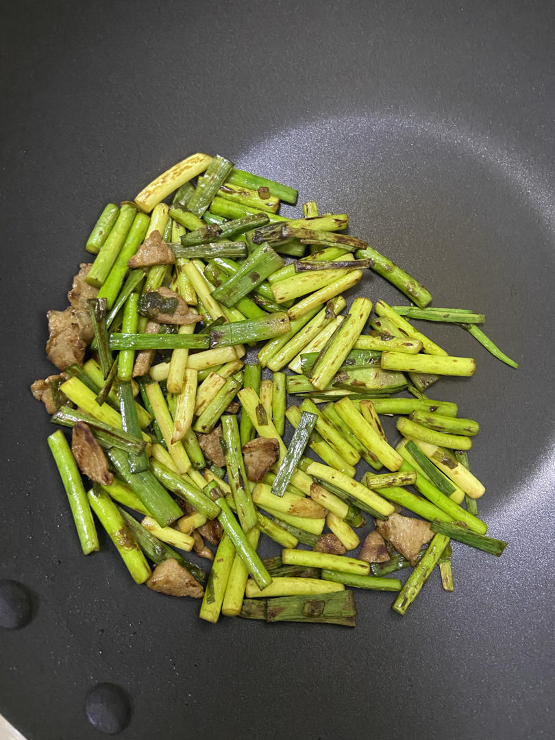 简单易做的下饭菜－蒜苔炒肉