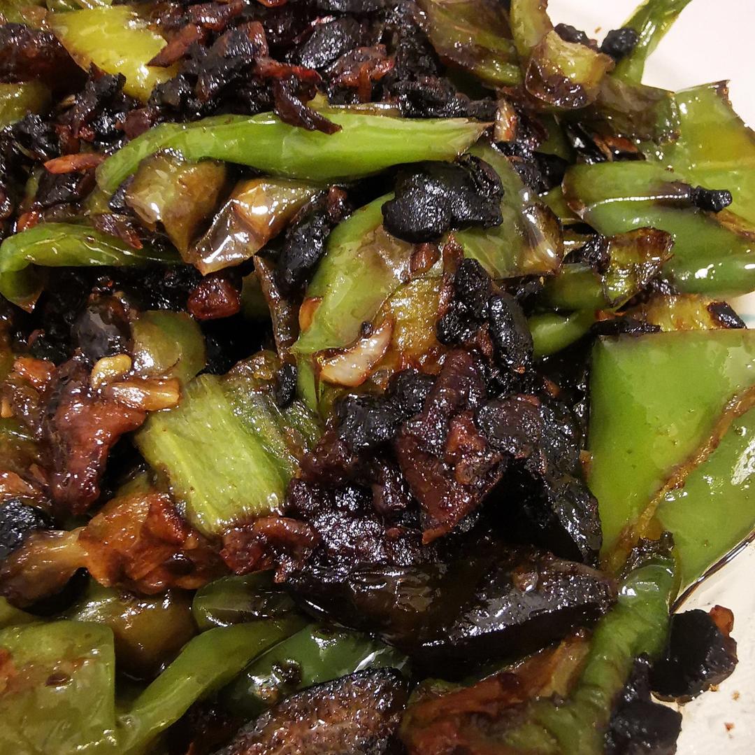 每个人都可以下三碗饭的辣椒擂皮蛋