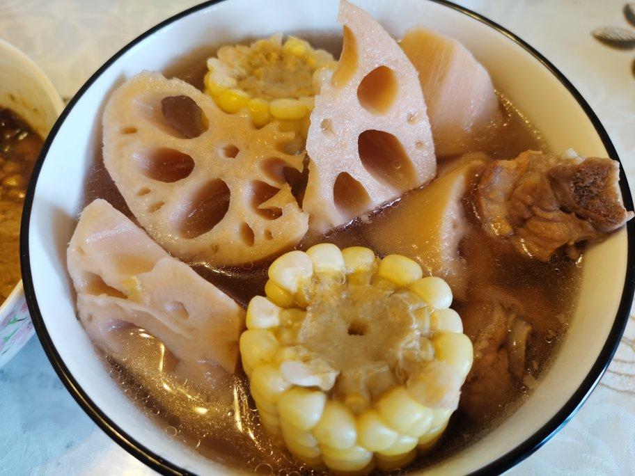 莲藕玉米排骨汤