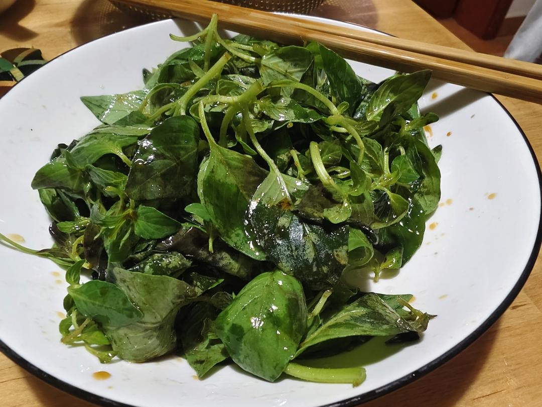 凉拌荆芥