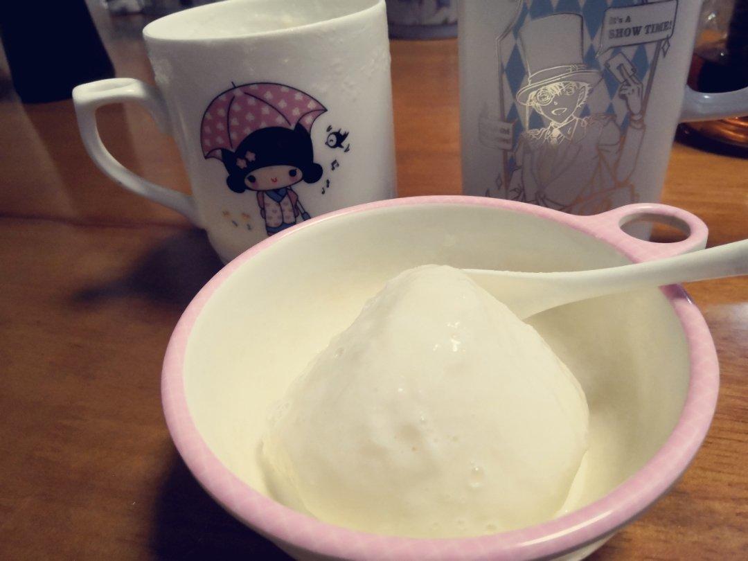 自制冰淇淋（只需棉花糖和牛奶）