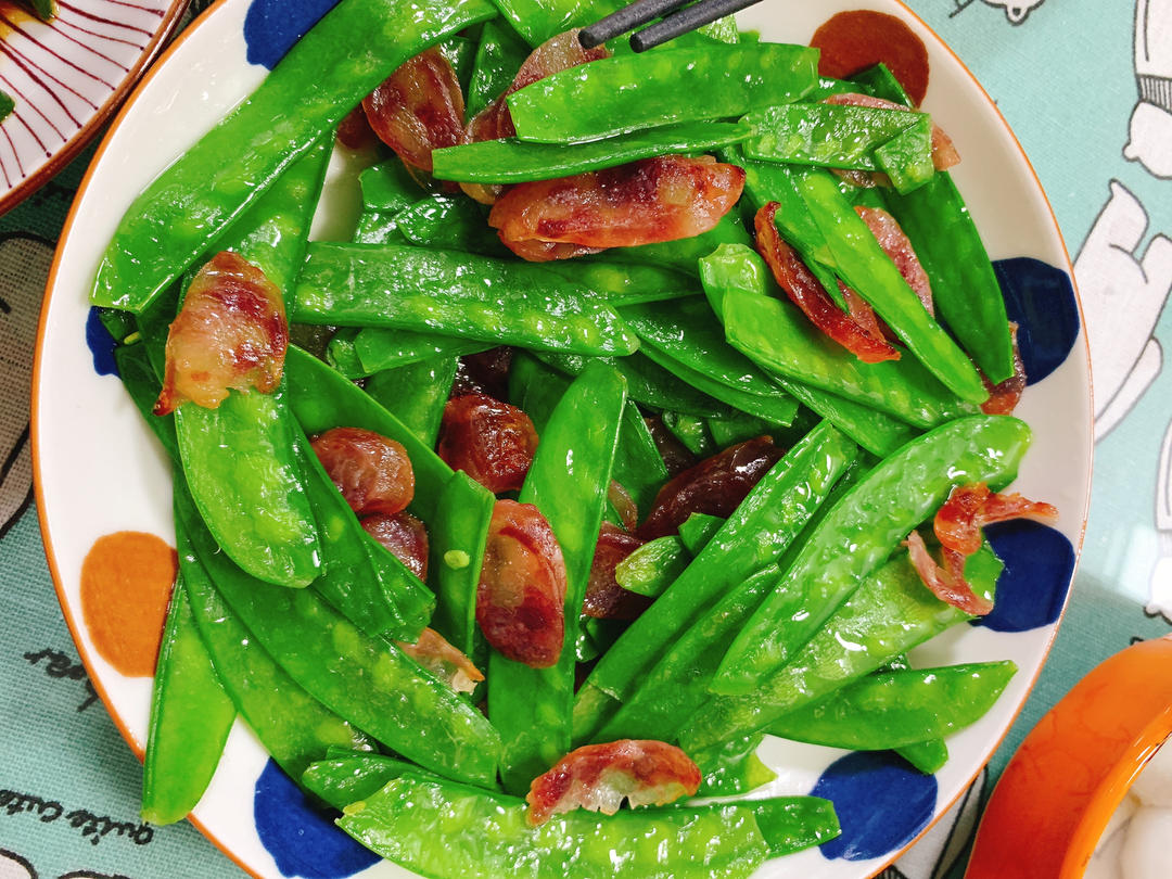 无比简单的荷兰豆炒腊肠，营养又好吃～！