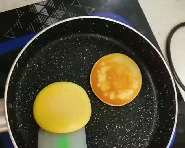 简单快速的早餐酸奶小松饼