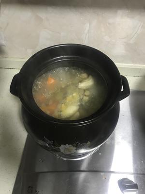 猪骨红罗卜花菇煲莲藕汤的做法 步骤8