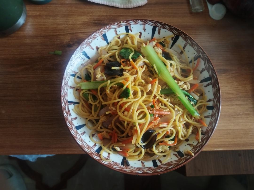 炒玉米面条