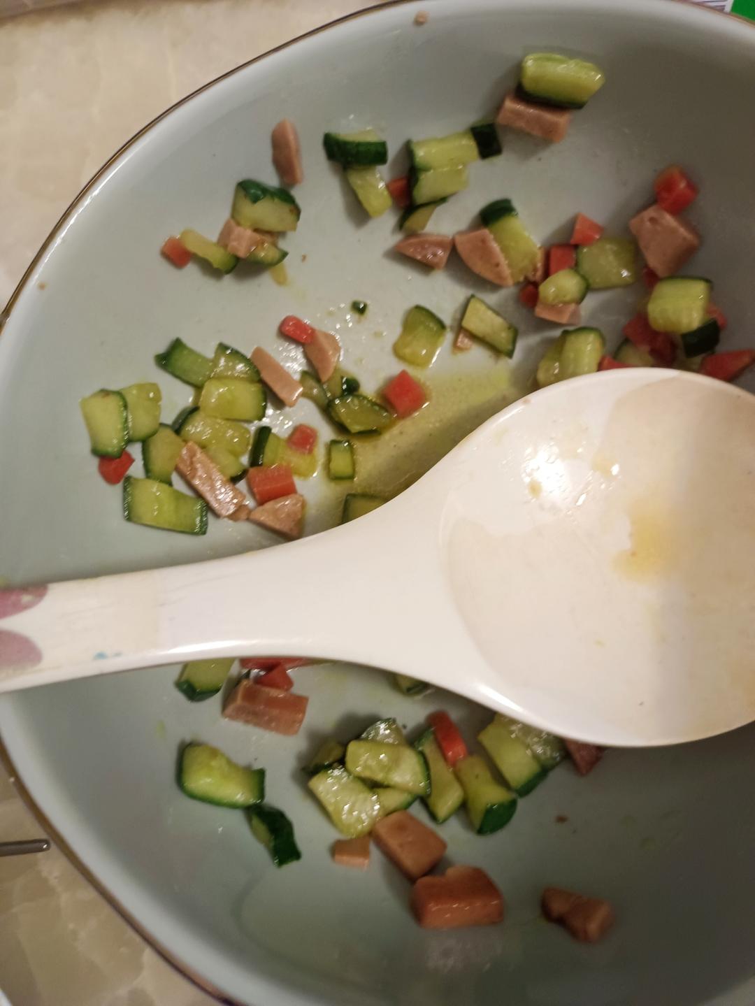 午餐肉黄瓜丁