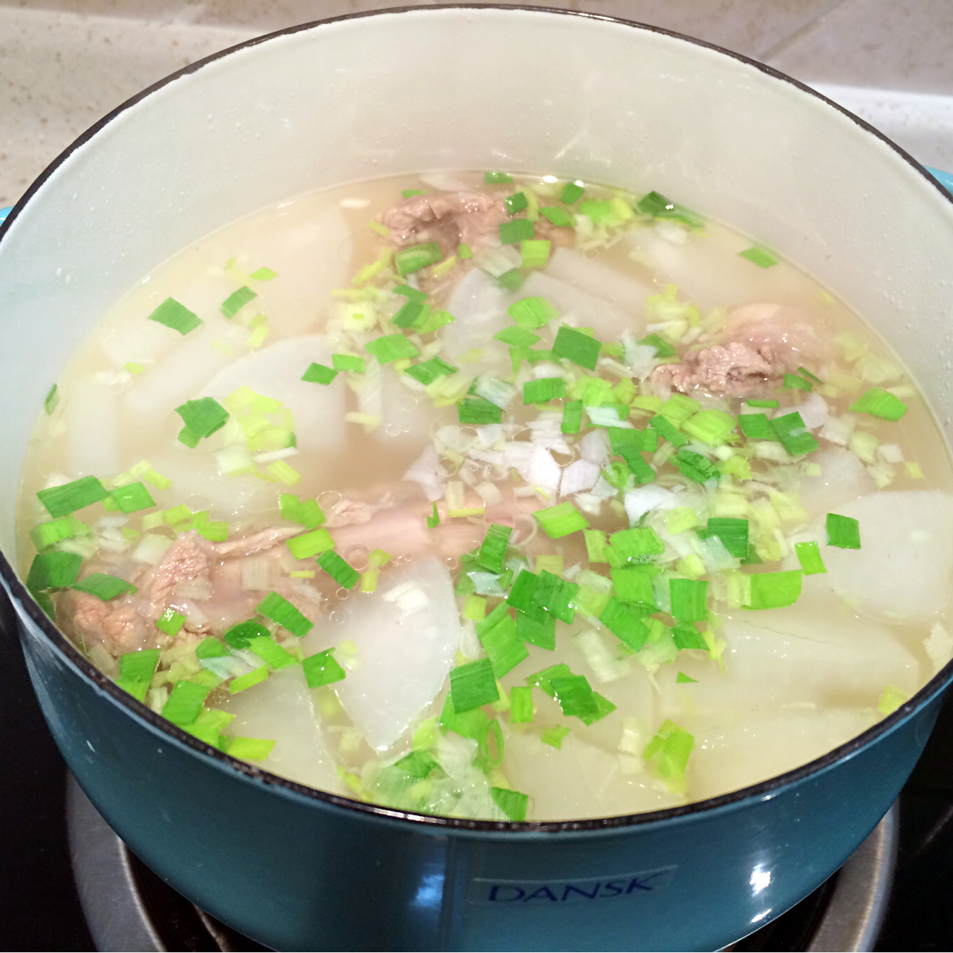 白萝卜羊腿骨汤