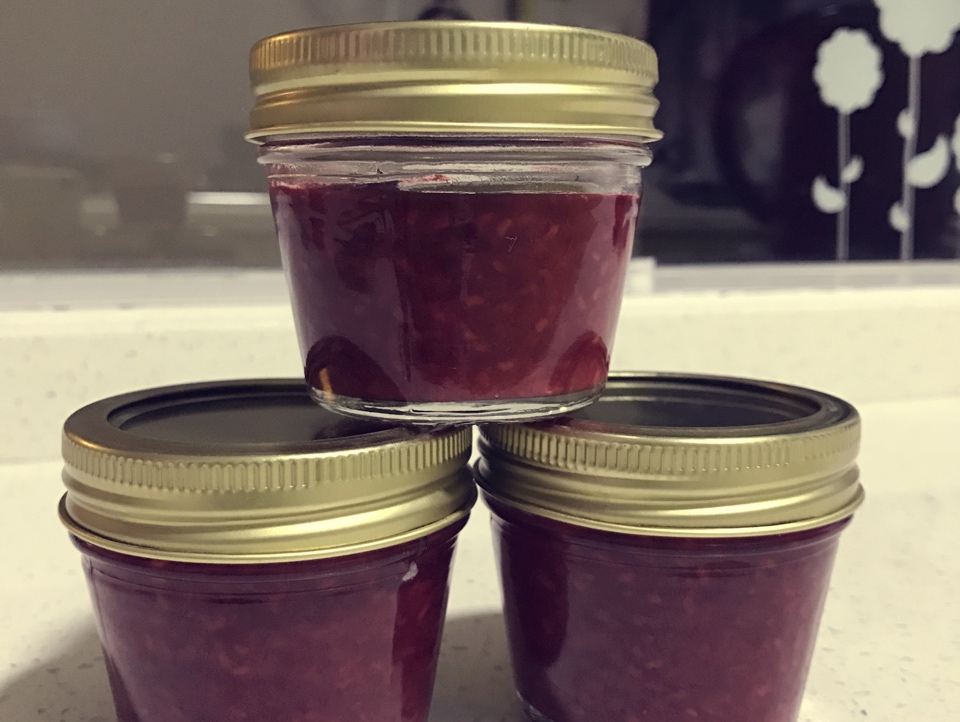 红树莓果酱的做法