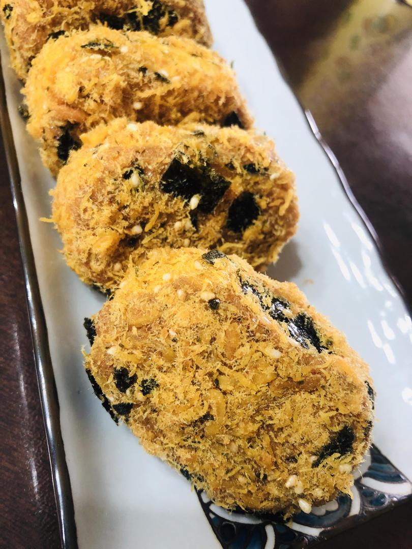 朋友都说比鲍师傅好吃的海苔肉松小贝