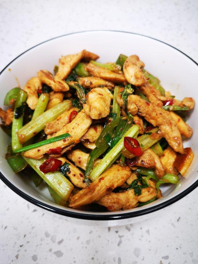 「鸡胸肉新吃法」孜然芹菜彩椒炒鸡胸肉