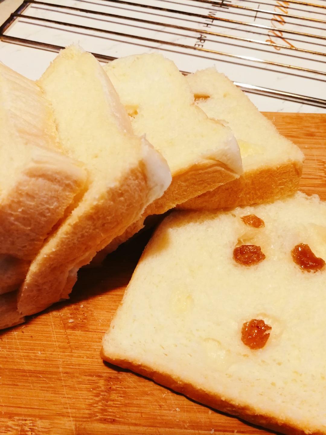 一次发酵的牛奶吐司，省事儿但依旧松软