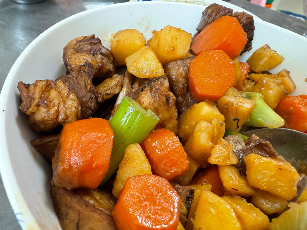 酥而不腻的红烧羊排