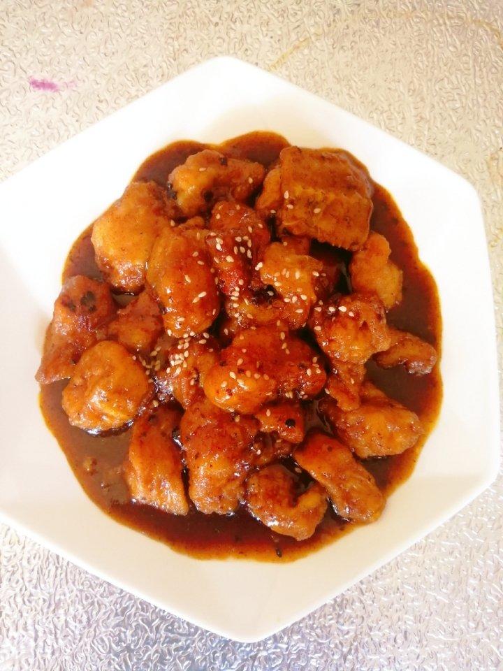 酥酥的红烧草鱼块