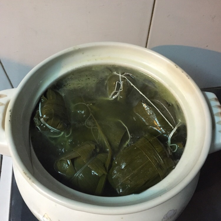 浓香味的腊肠粽