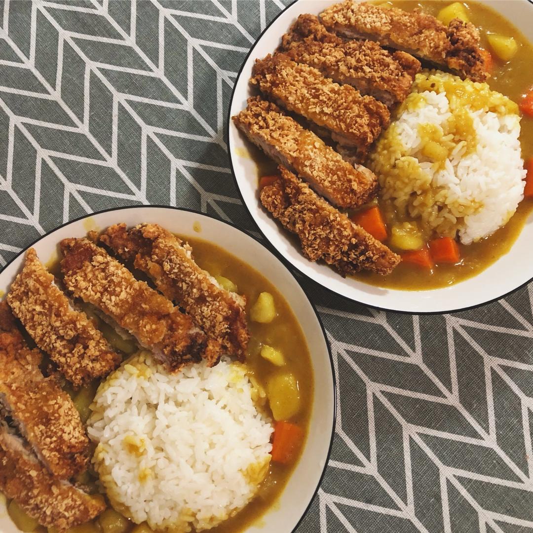 卷毛兔子爱梅秃做的咖喱猪扒饭